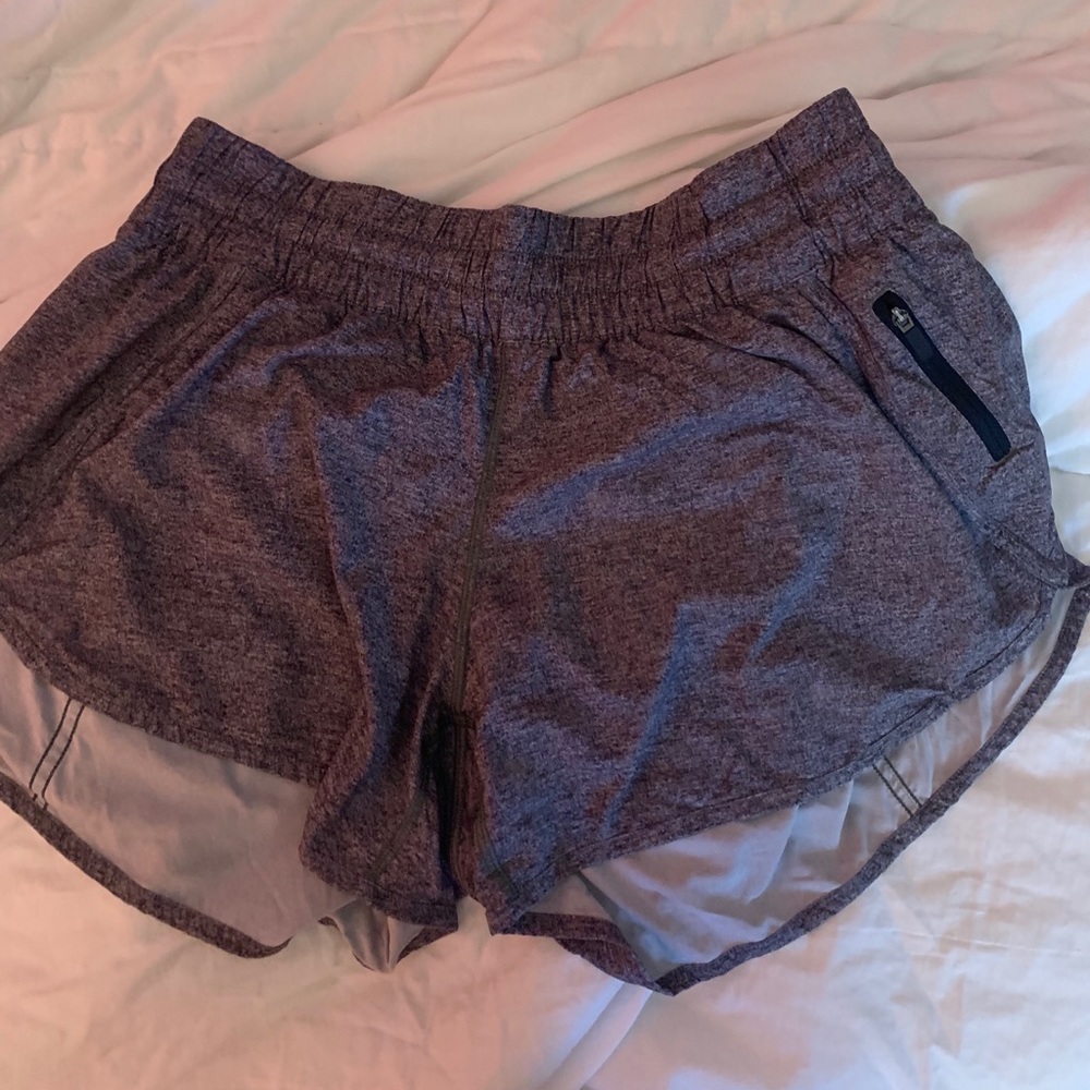 lululemon tracker short v 4”